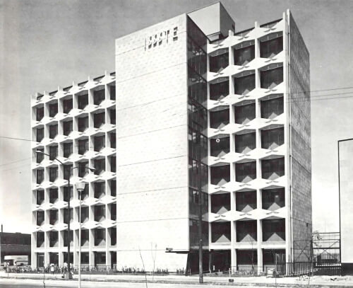 Policía montada reprime al MRM